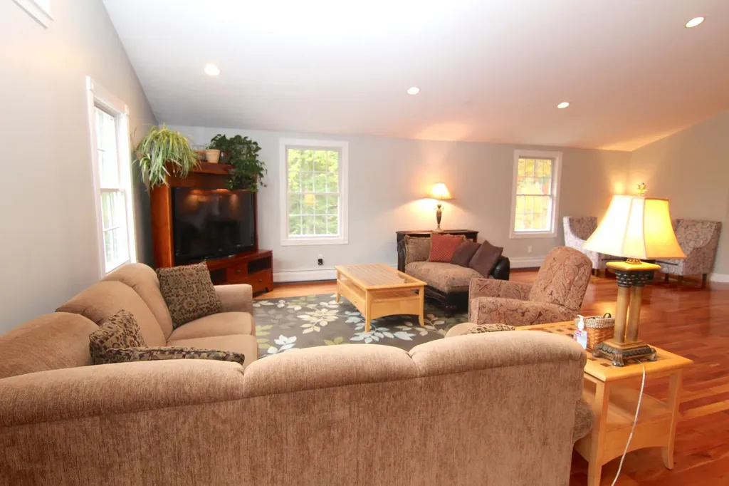 92 Hopkins Road Hampden ME 04444