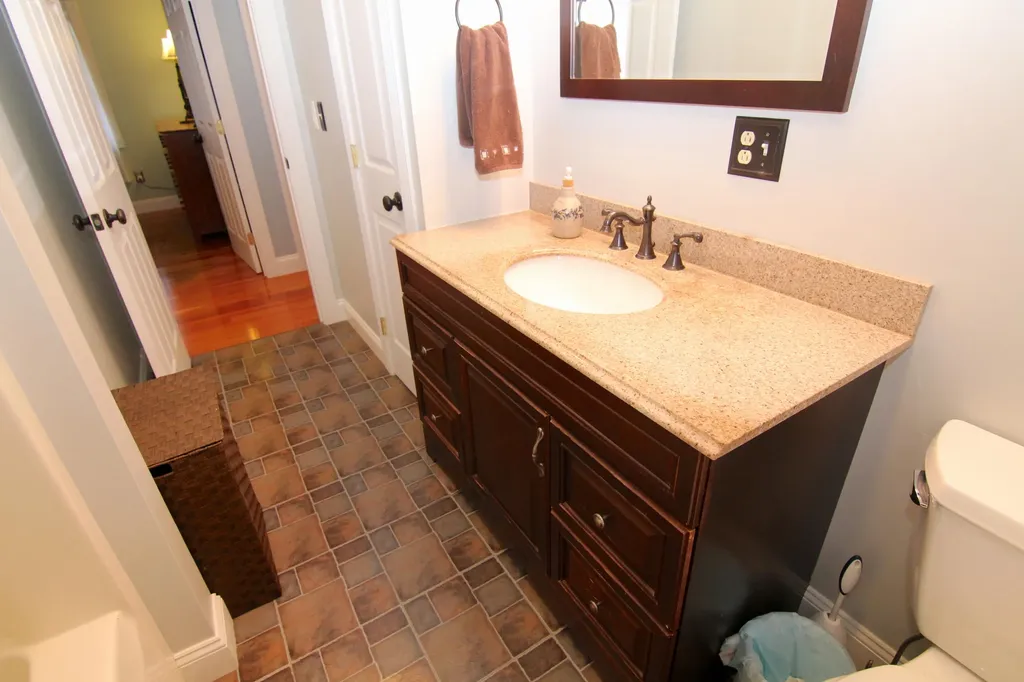 92 Hopkins Road Hampden ME 04444
