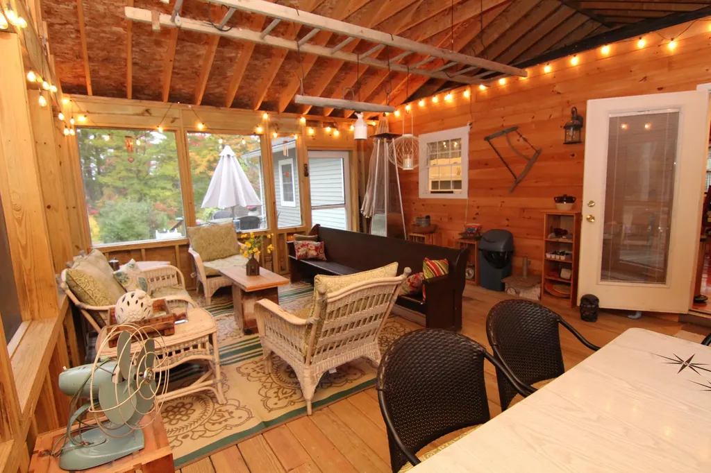 92 Hopkins Road Hampden ME 04444