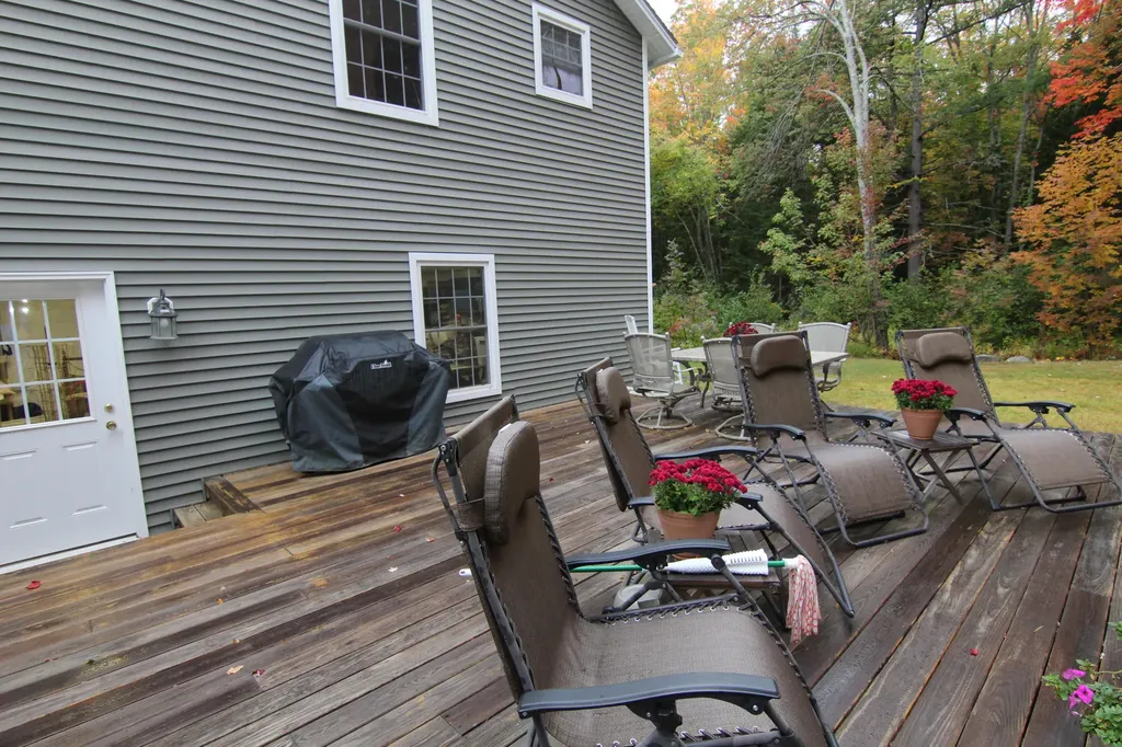92 Hopkins Road Hampden ME 04444