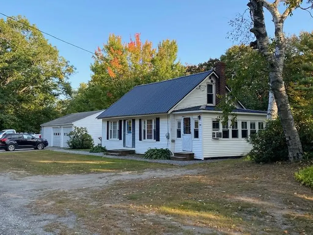 303 East Pittston Road Pittston ME 04345