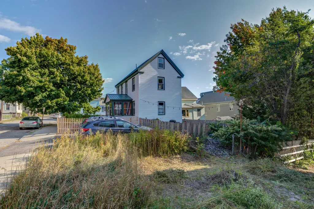 22 Winthrop Street Portland ME 04101