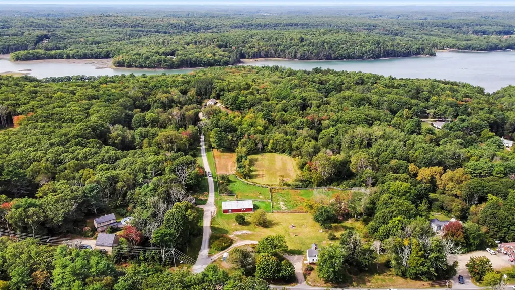 423 Wiscasset Road Boothbay ME 04537
