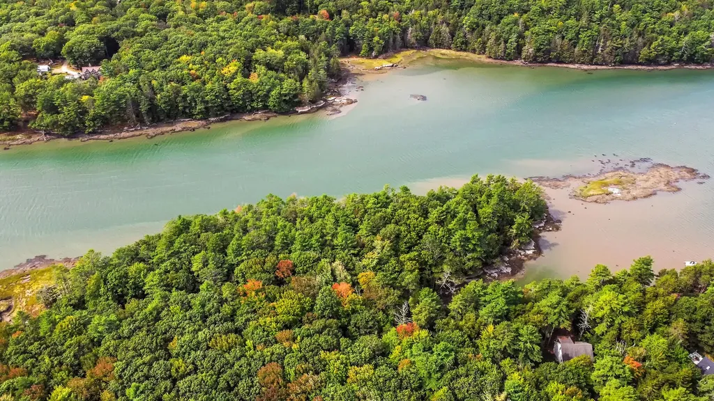 423 Wiscasset Road Boothbay ME 04537