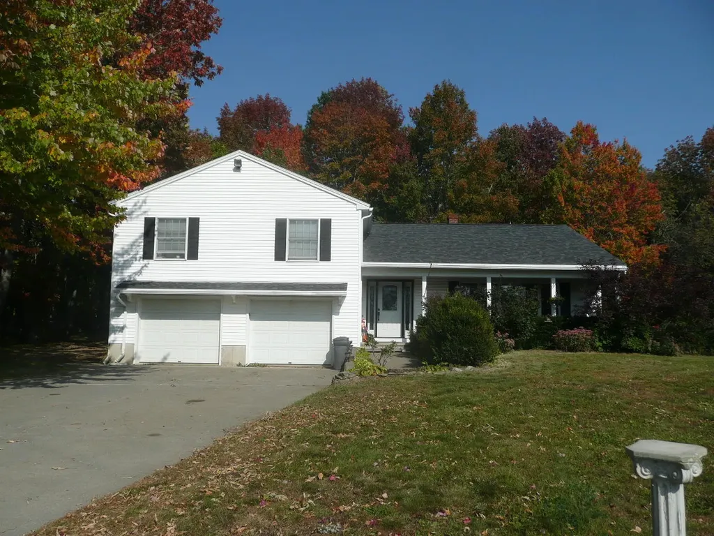46 Grandview Acres Glenburn ME 04401