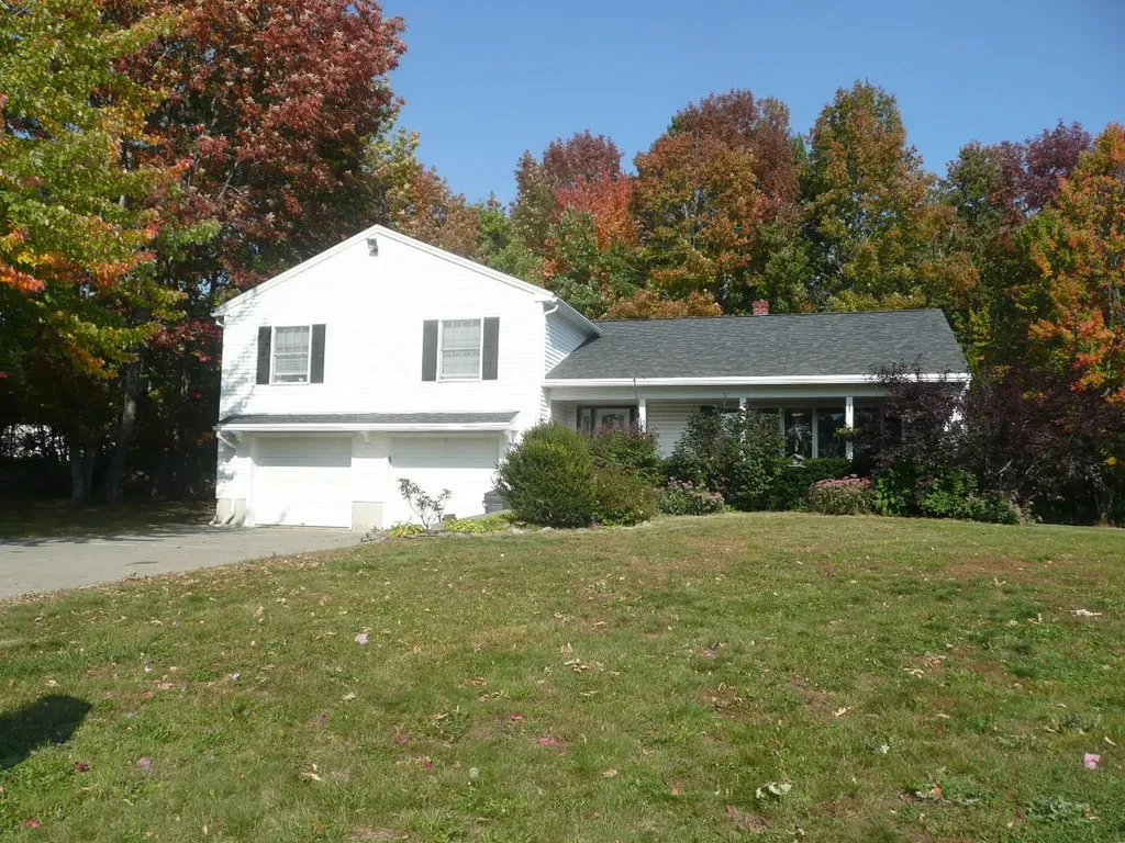 46 Grandview Acres Glenburn ME 04401