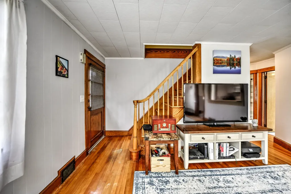 529 Riverside Drive Augusta ME 04330