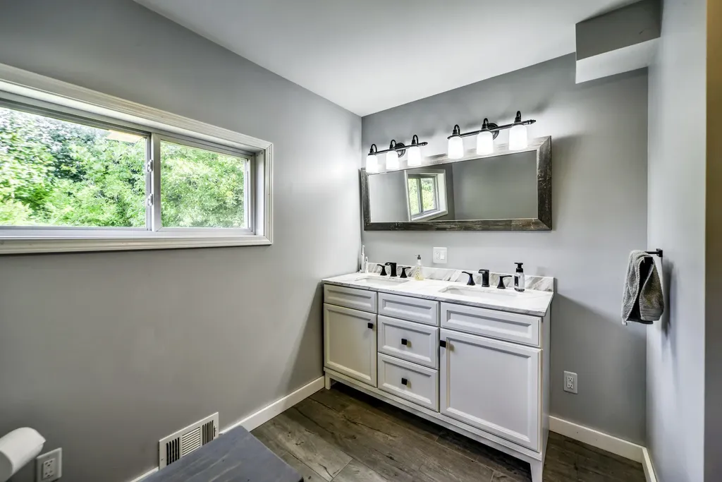 529 Riverside Drive Augusta ME 04330