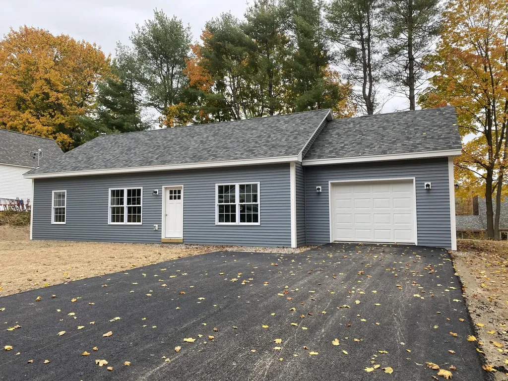 37 W Dartmouth Street Auburn ME 04210