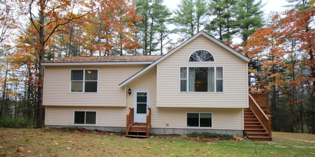 17 Benjamin Lane Buxton ME 04093