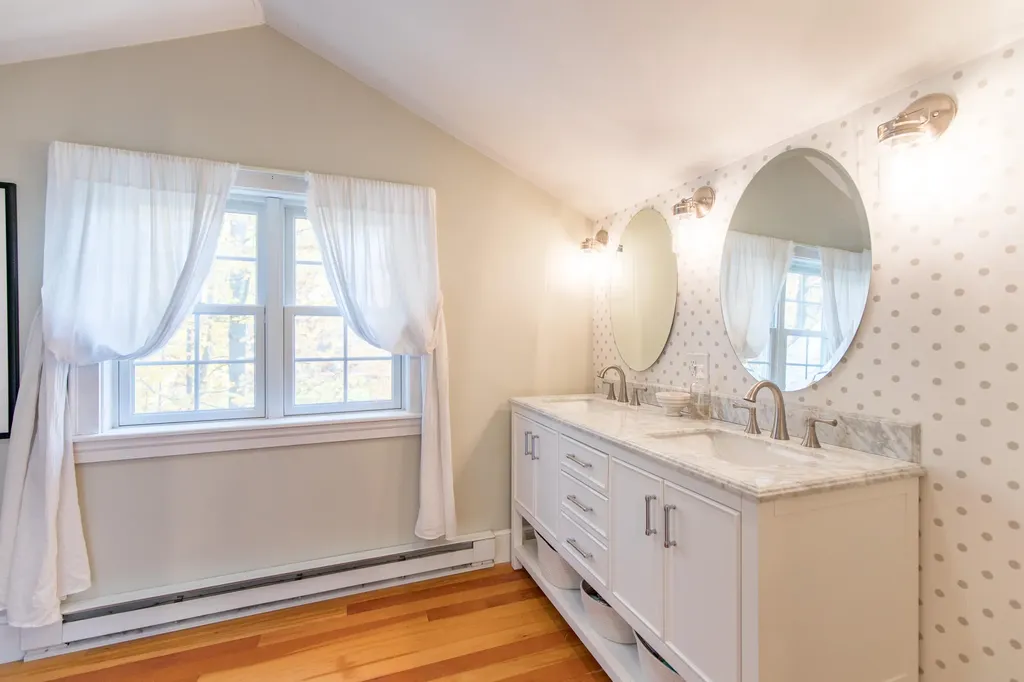 162 Brook Road Falmouth ME 04105