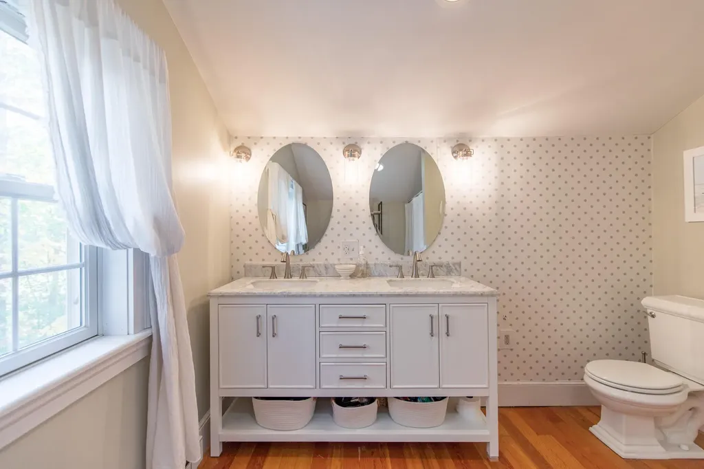 162 Brook Road Falmouth ME 04105