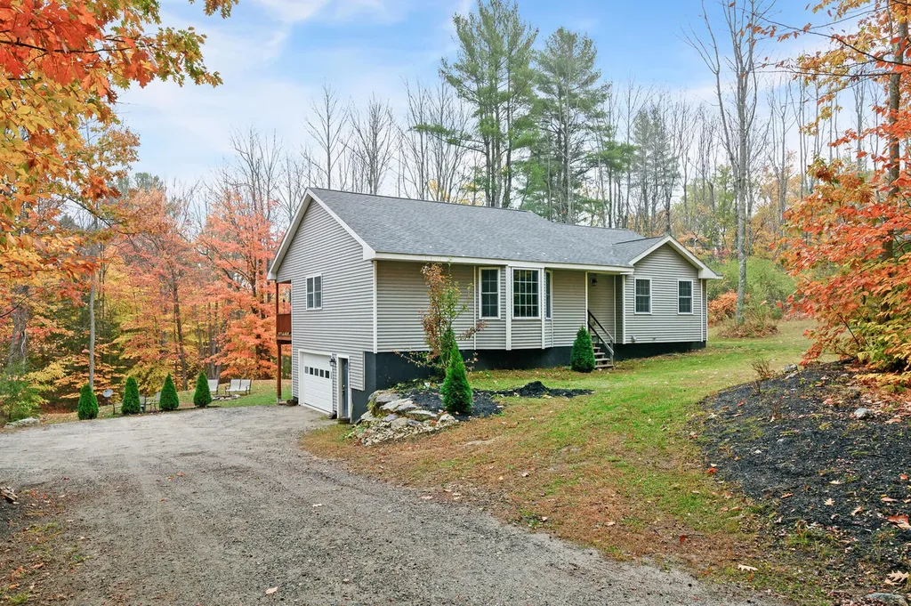 92 Dutton Hill Gray ME 04039