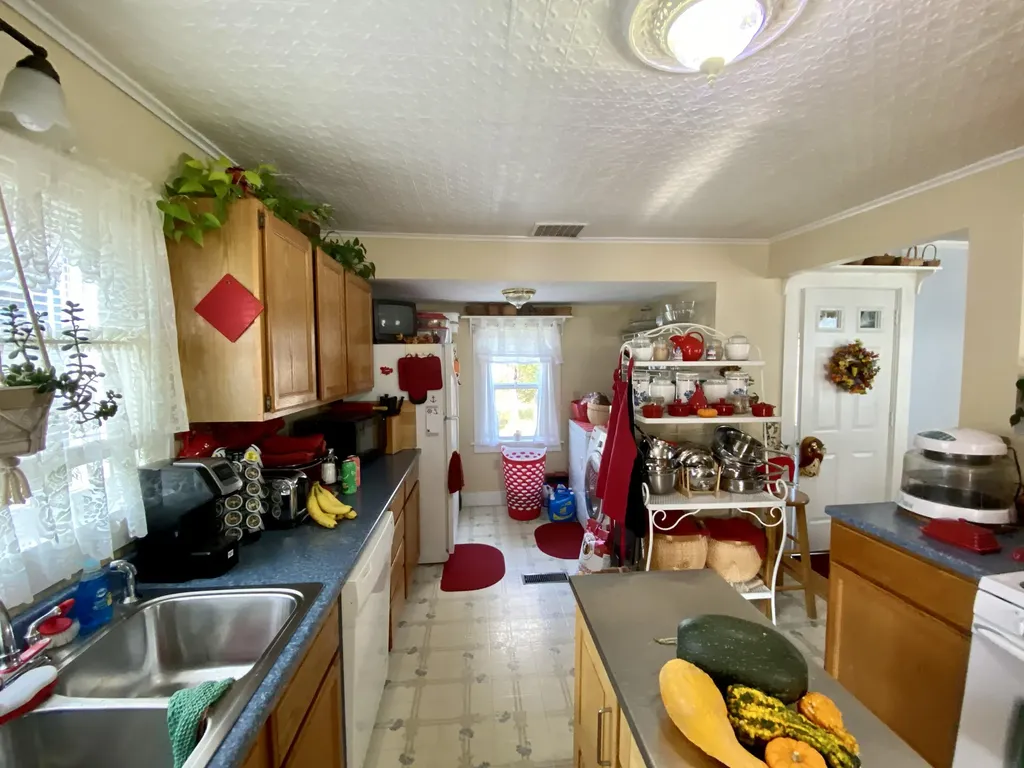 19 Lincoln Street Eastport ME 04631