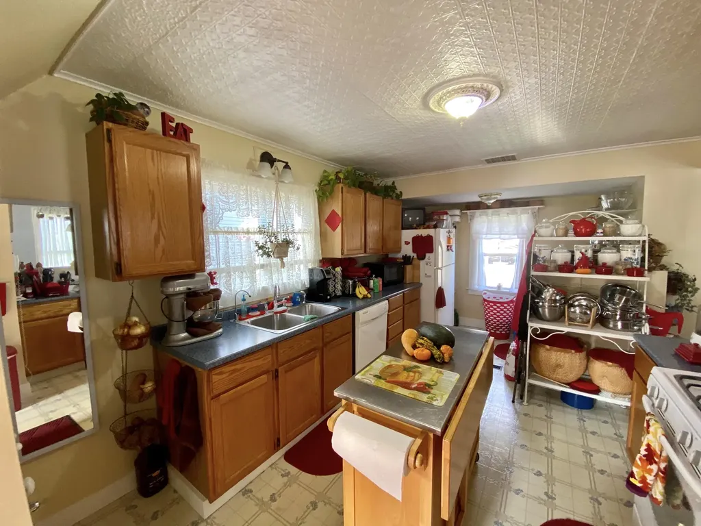 19 Lincoln Street Eastport ME 04631