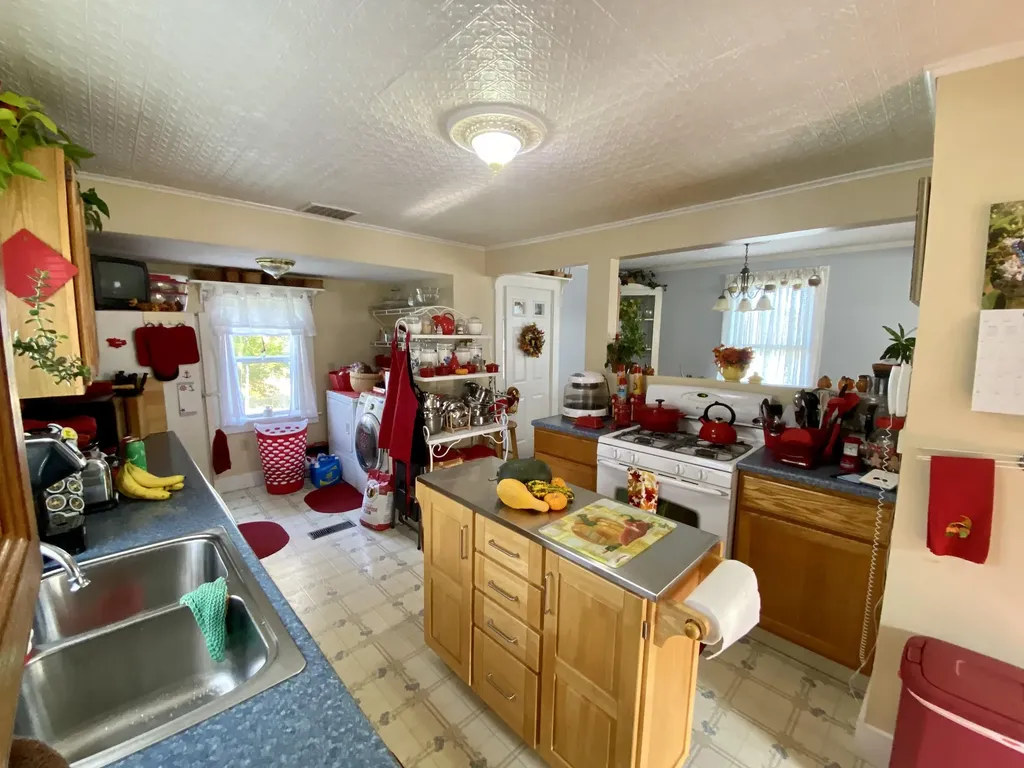 19 Lincoln Street Eastport ME 04631