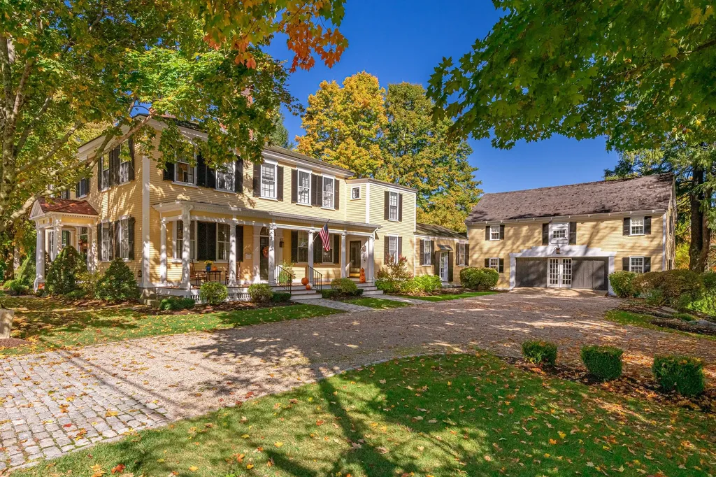22 Summer Street Kennebunk ME 04043