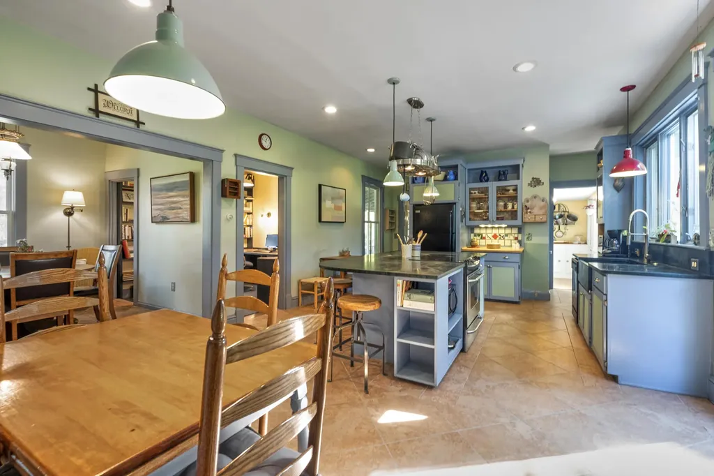 1170 Pleasant Point Road Cushing ME 04563
