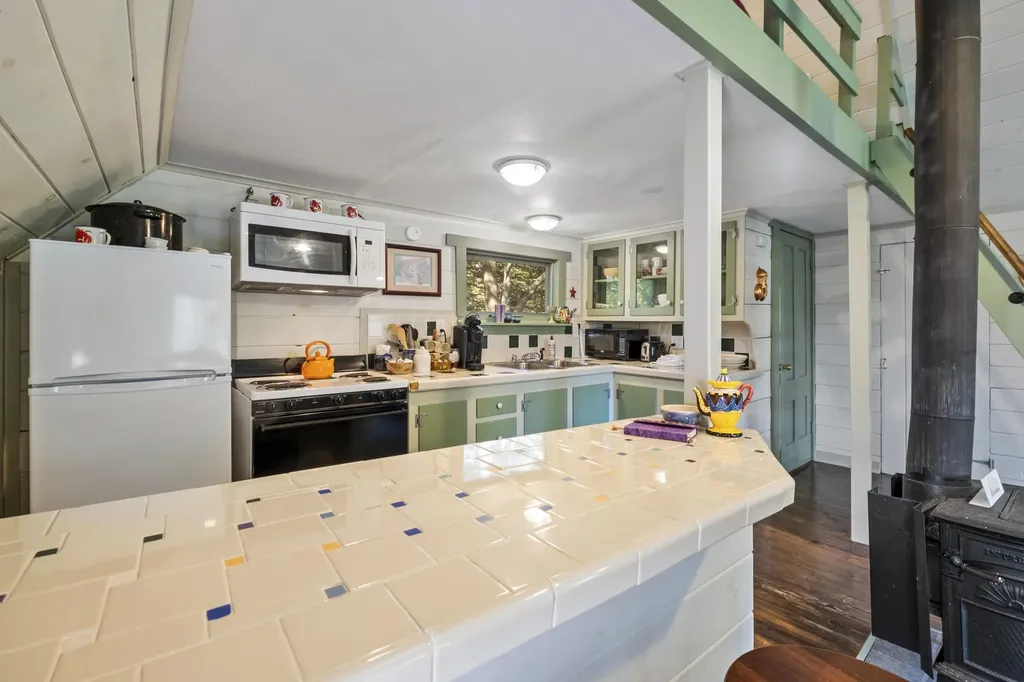 1170 Pleasant Point Road Cushing ME 04563