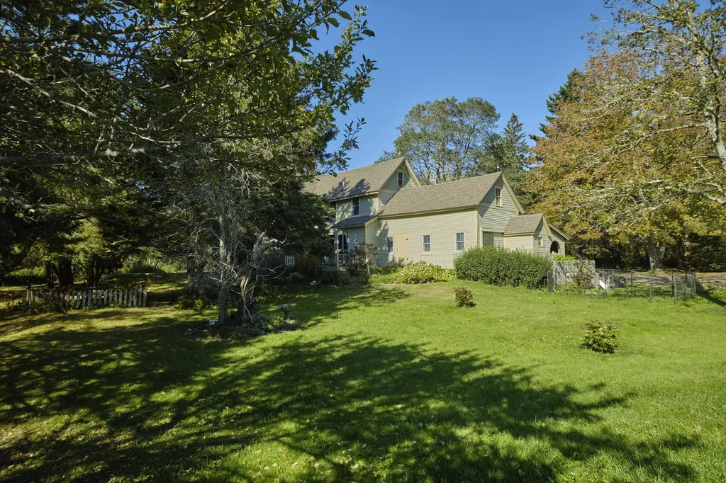 1170 Pleasant Point Road Cushing ME 04563