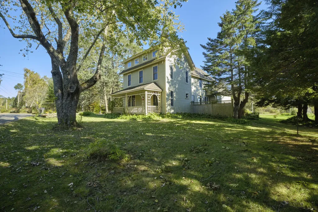 1170 Pleasant Point Road Cushing ME 04563