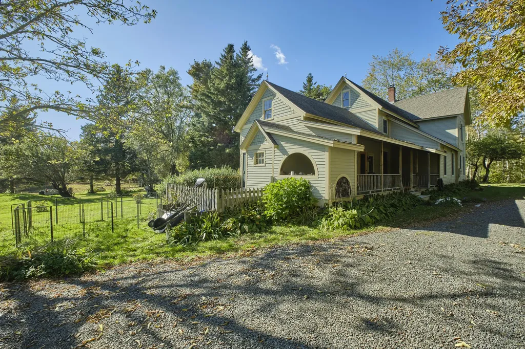 1170 Pleasant Point Road Cushing ME 04563