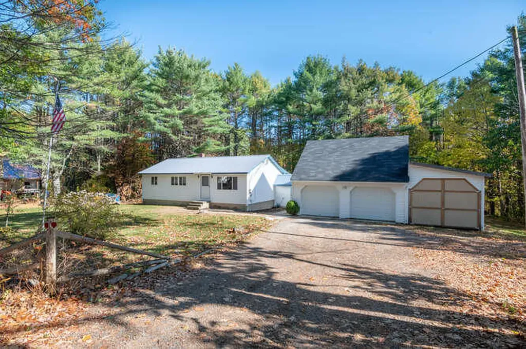 21 Dillon Road Harrison ME 04040