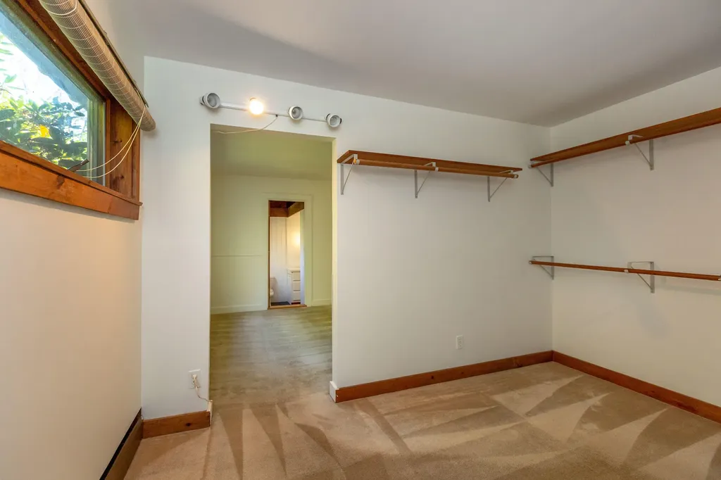 584 Birch Point Road Wiscasset ME 04578