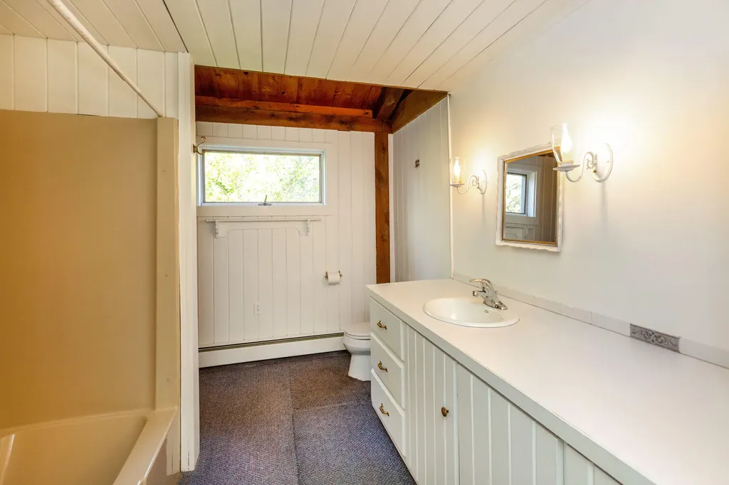 584 Birch Point Road Wiscasset ME 04578