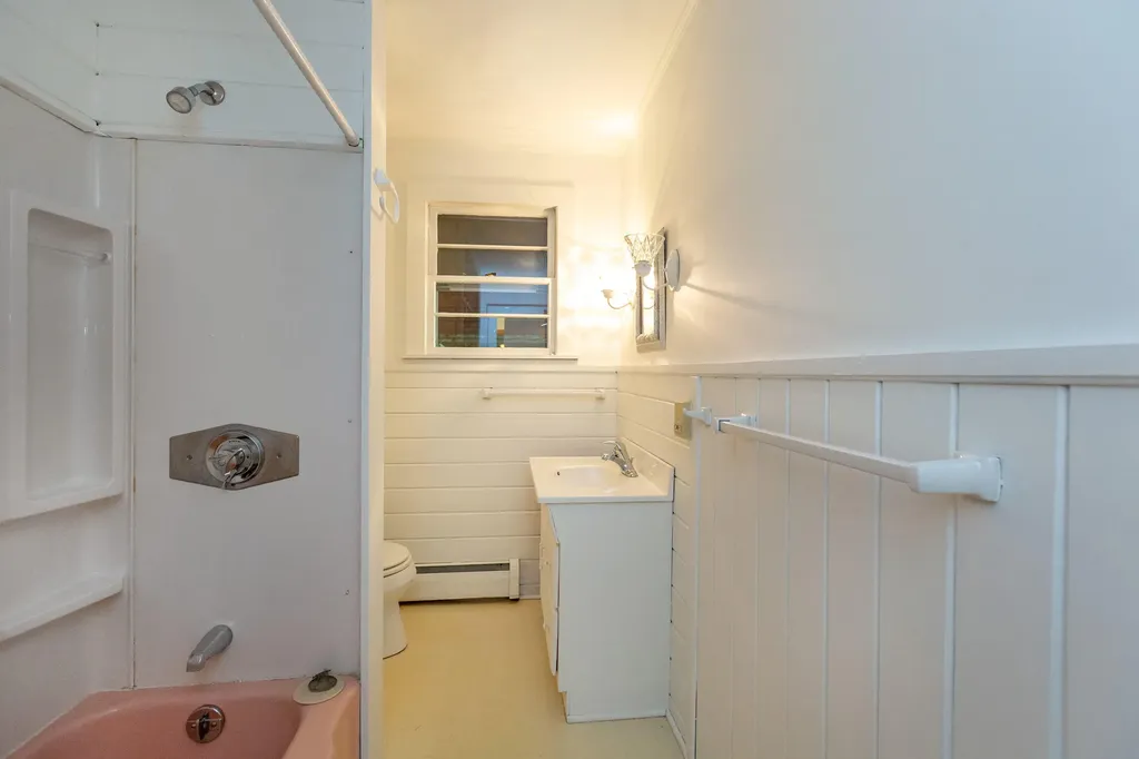 584 Birch Point Road Wiscasset ME 04578