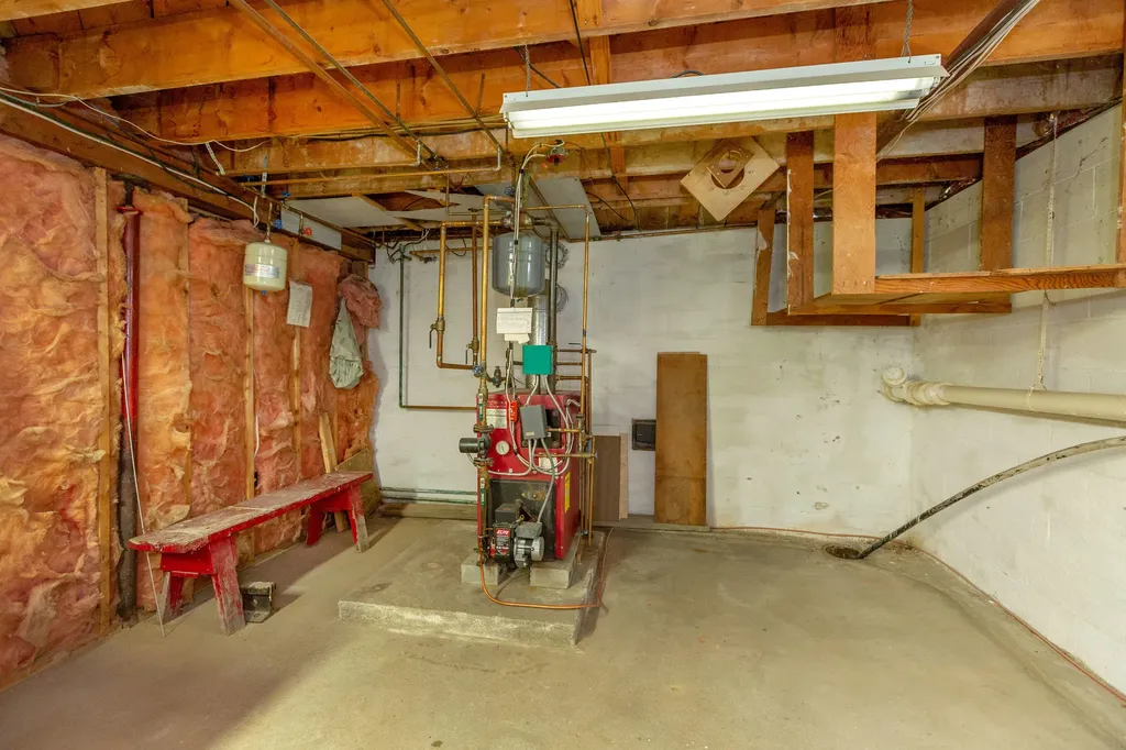 584 Birch Point Road Wiscasset ME 04578
