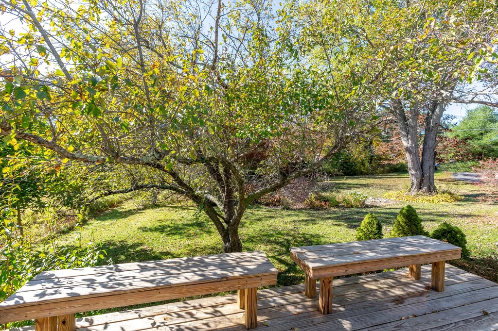 584 Birch Point Road Wiscasset ME 04578
