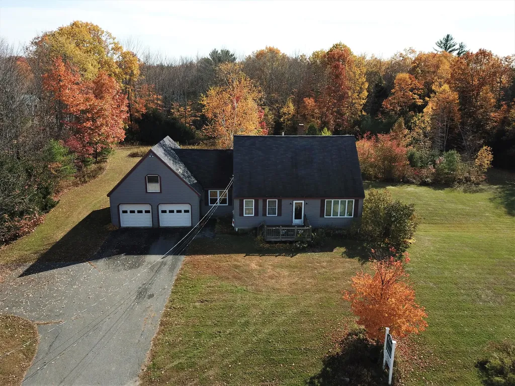 1783 Pond Road Sidney ME 04330