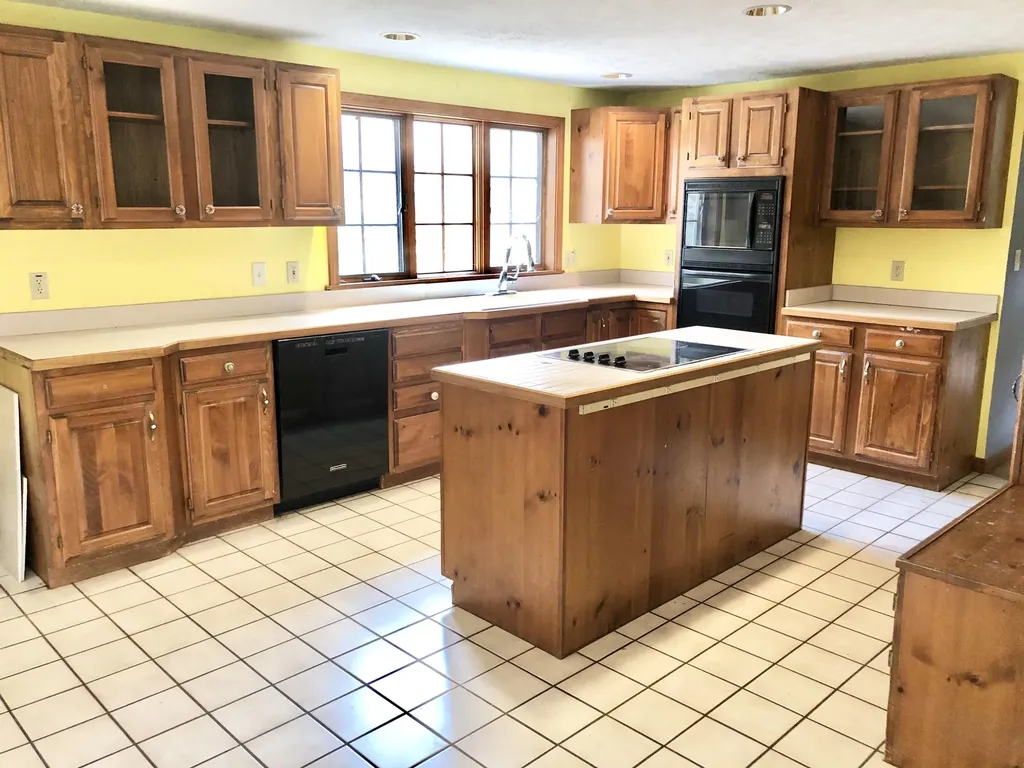333 Log Cabin Road Arundel ME 04046