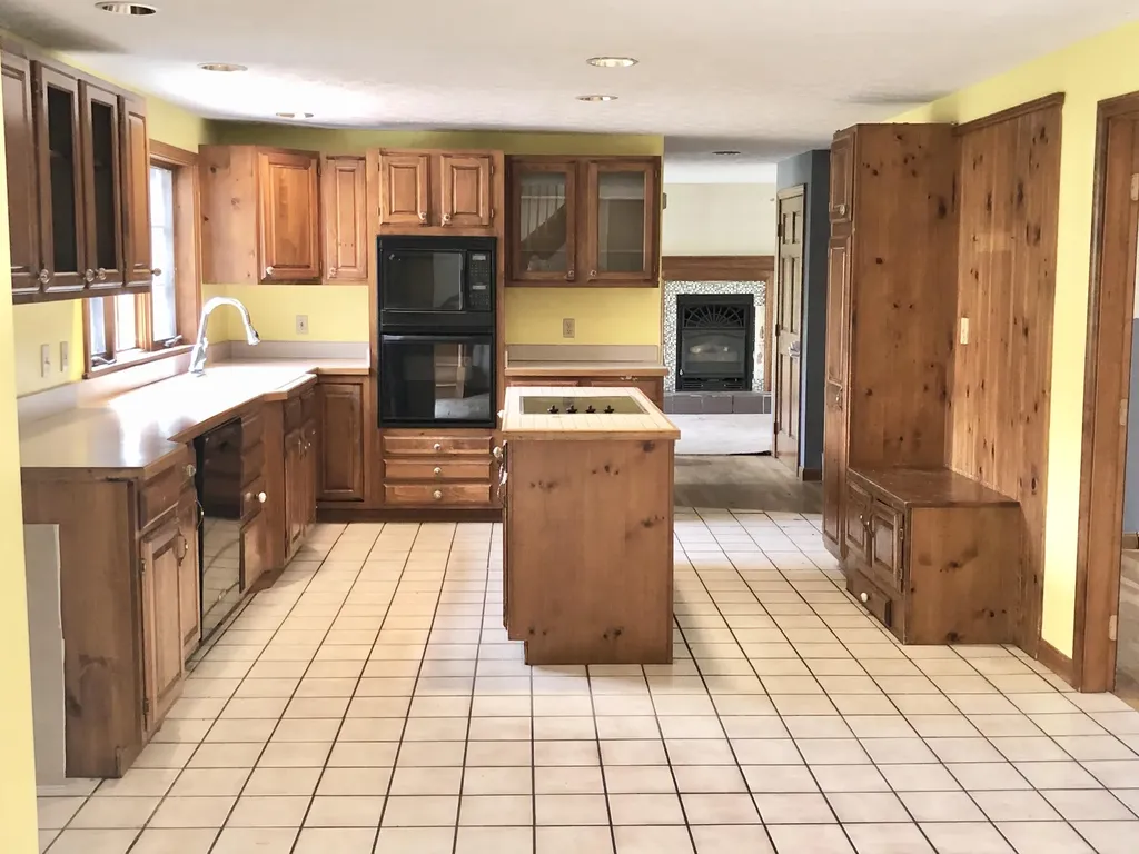 333 Log Cabin Road Arundel ME 04046
