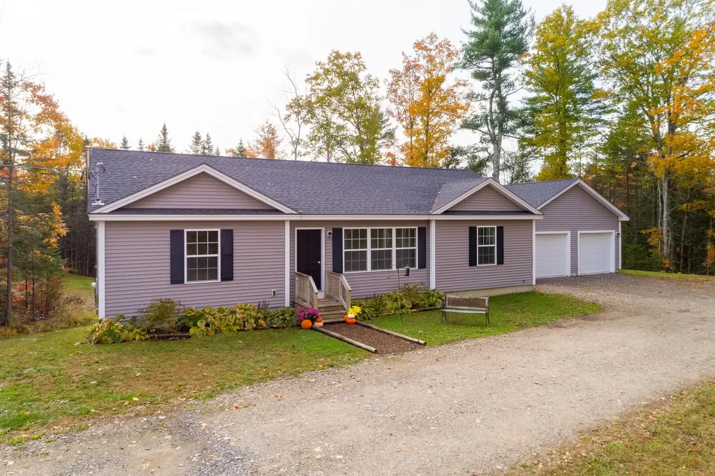 84 Lowelltown Road Wiscasset ME 04578
