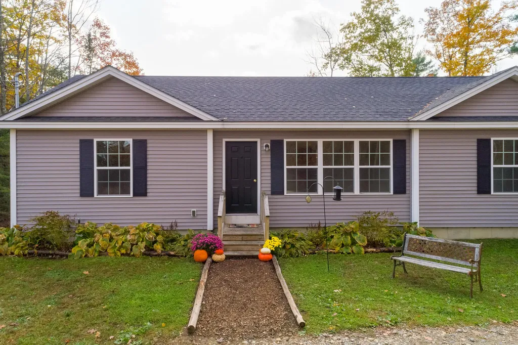 84 Lowelltown Road Wiscasset ME 04578