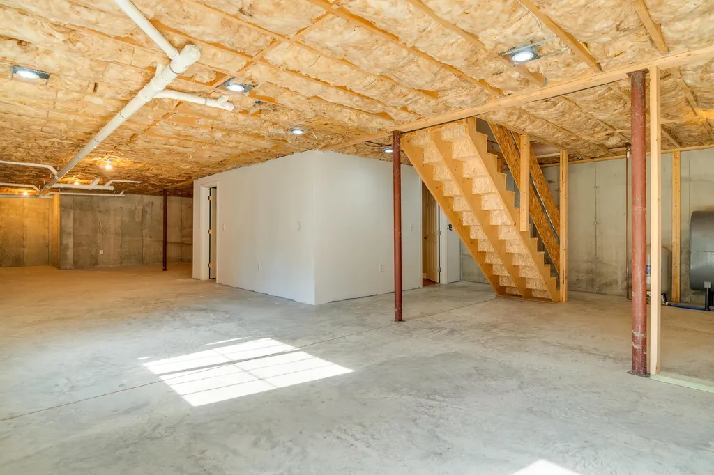 84 Lowelltown Road Wiscasset ME 04578