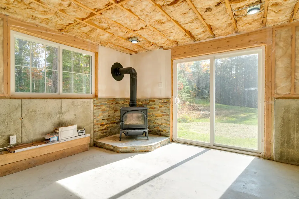 84 Lowelltown Road Wiscasset ME 04578