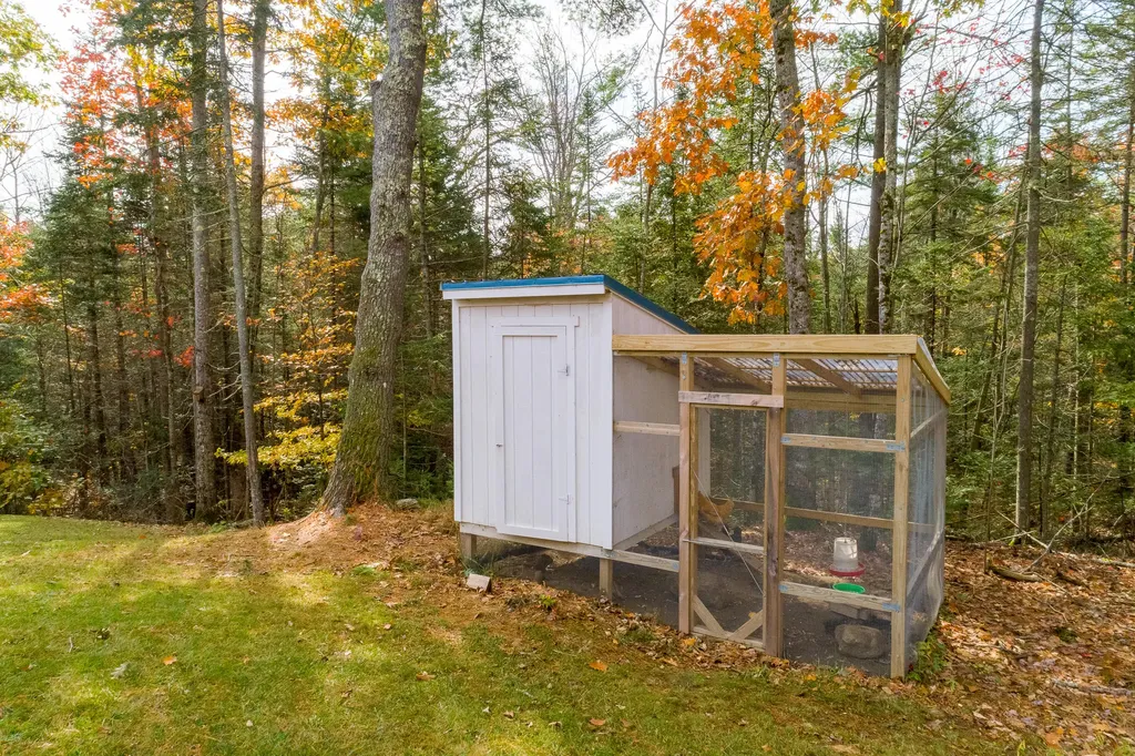 84 Lowelltown Road Wiscasset ME 04578