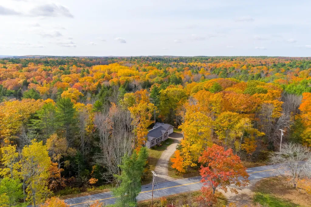 84 Lowelltown Road Wiscasset ME 04578
