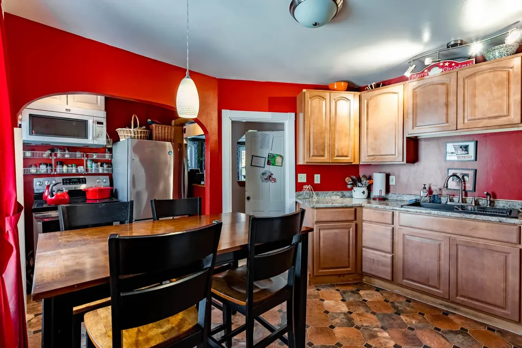 54 Irving Street Portland ME 04103