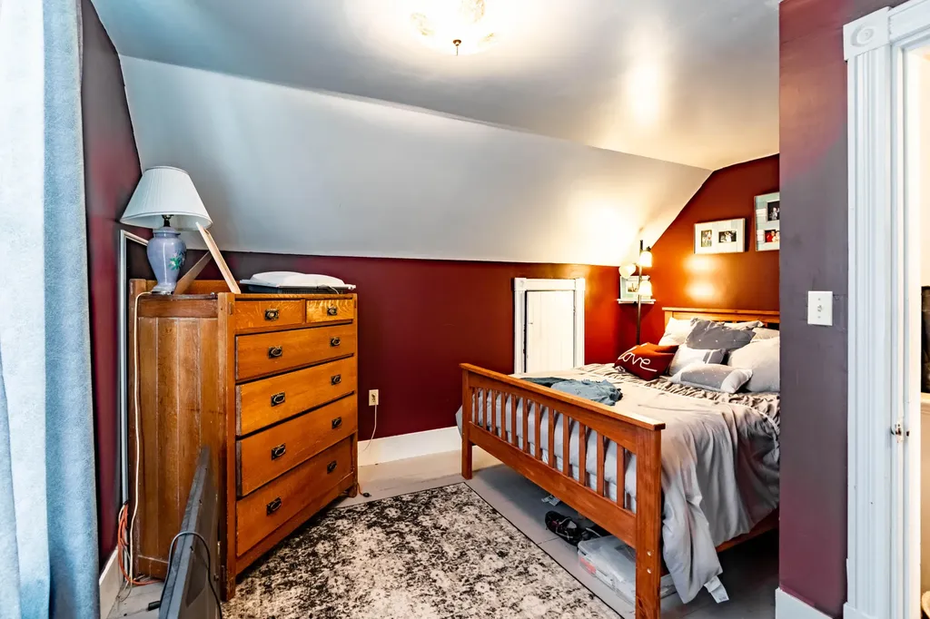 54 Irving Street Portland ME 04103