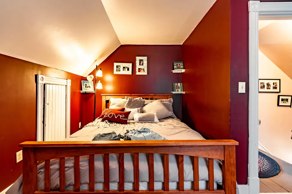 54 Irving Street Portland ME 04103