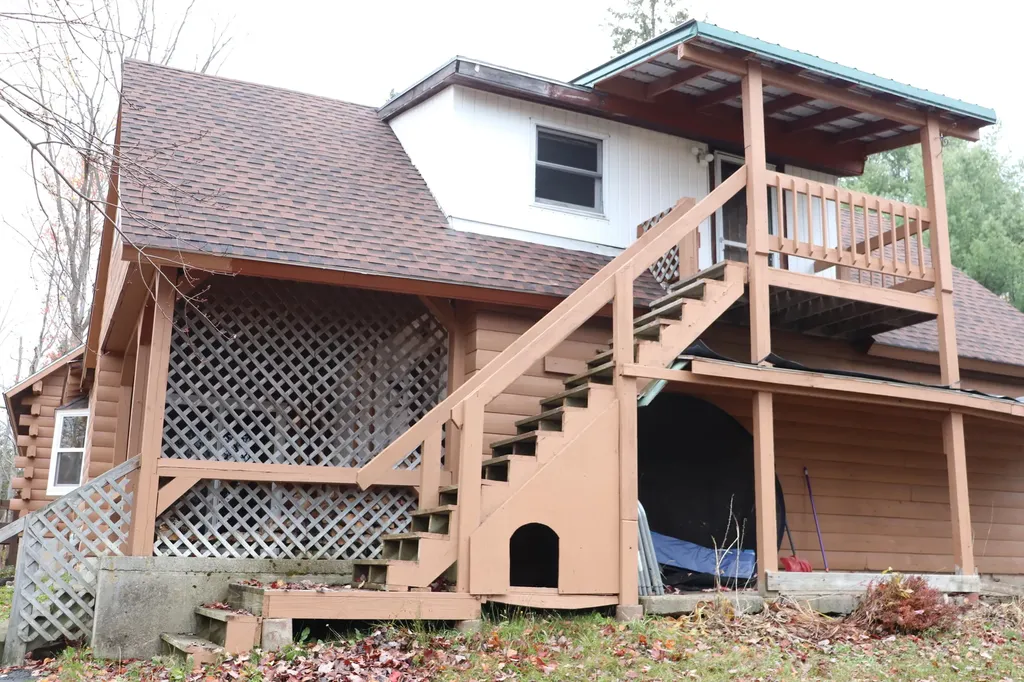 7 Yellow Brick Road Glenburn ME 04401