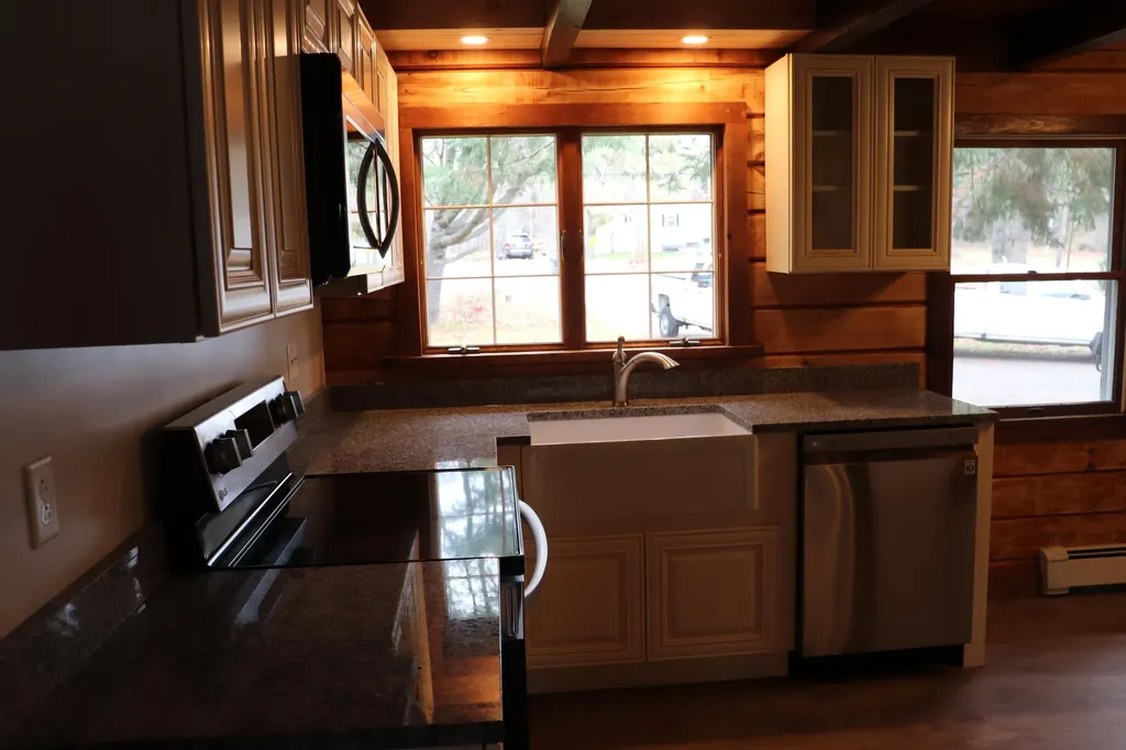 7 Yellow Brick Road Glenburn ME 04401