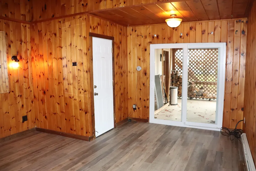7 Yellow Brick Road Glenburn ME 04401