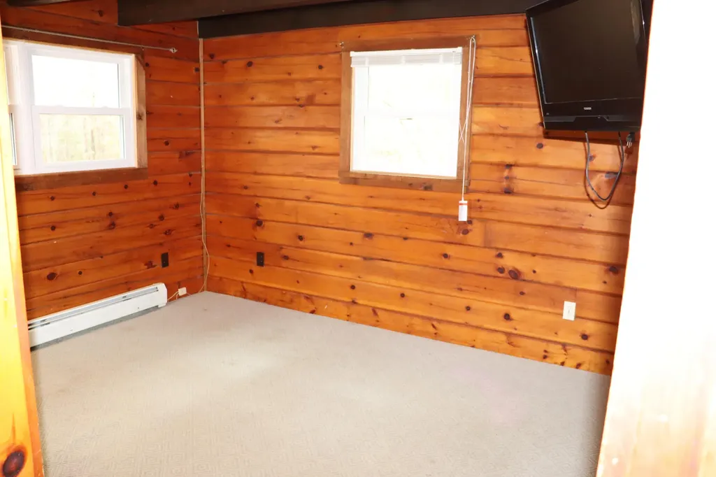 7 Yellow Brick Road Glenburn ME 04401