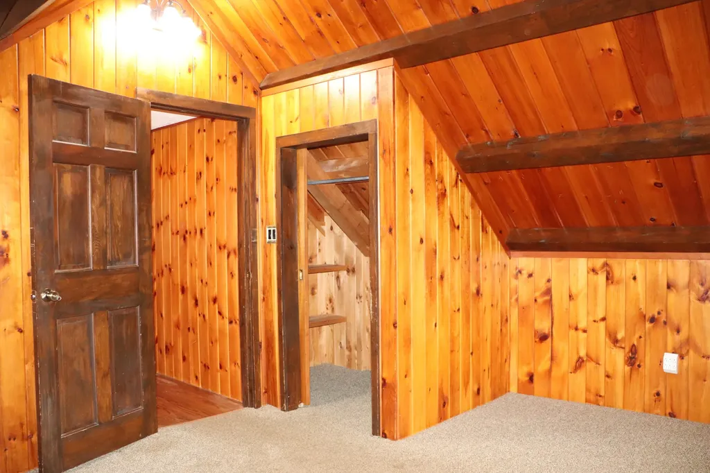 7 Yellow Brick Road Glenburn ME 04401