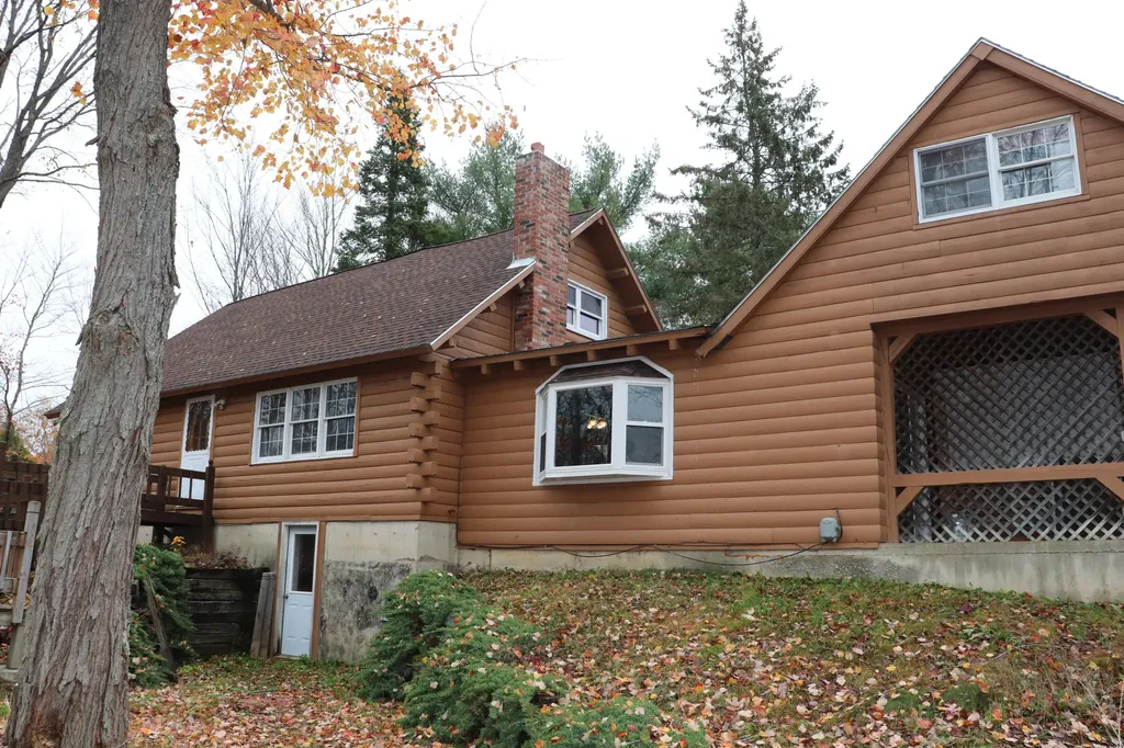 7 Yellow Brick Road Glenburn ME 04401